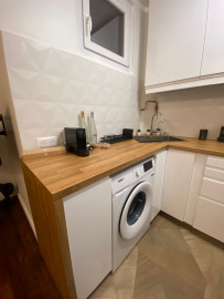 Location
Bel appartement lumineux sans vis-à-vis (loyer tout inclus)