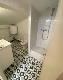 
                                                                                        Location
                                                                                         Bel appartement mansardé meublé mansardé 16,5m²