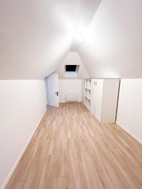 
                                                                                        Location
                                                                                         Bel appartement neuf à louer - proche RER B & T1