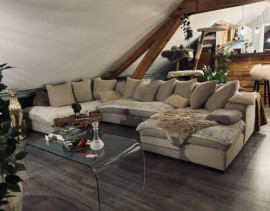 
                                                                                        Location
                                                                                         Bel appartement rénové avec goût T3