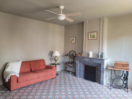 
                                                                                        Location
                                                                                         Bel Appartement T3  centre historique, 2ème étage