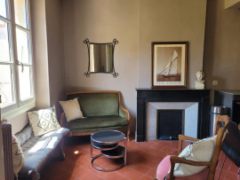 
                                                                                        Location
                                                                                         Bel Appartement T3  centre historique, 2ème étage