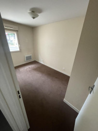 
                                                                                        Location
                                                                                         Bel appartement T3 dans résidence avec parking.