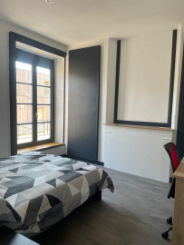 
                                                                                        Colocation
                                                                                         Bel appartement T3 entierement rénové et meublé