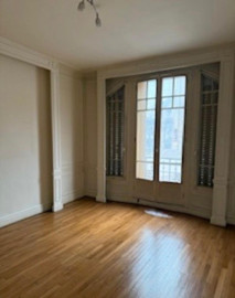 
                                                                                        Location
                                                                                         Belle appartement pour 3 professionnels libéraux