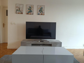 
                                                                                        Colocation
                                                                                         Belle chambre avec balcon dans une coloc 86m²