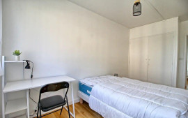 
                                                                                        Location
                                                                                         Belle chambre dans coloc 75m² refaite à neuf
