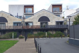 
                                                                                        Colocation
                                                                                         Belle chambre dans coloc 85m² bassin a flot