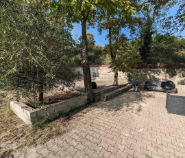 
                                                                                        Colocation
                                                                                         Belle chambre dans coloc sur la route d'Eguilles