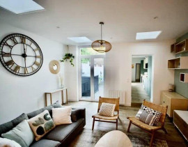 
                                                                                        Colocation
                                                                                         Belle chambre dans une colocation 156m²