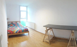 
                                                                                        Colocation
                                                                                         Belle chambre dispo dans coloc 80m²