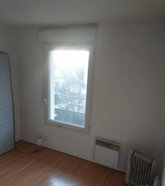 
                                                                                        Colocation
                                                                                         Belle chambre en coloc 75m² avec balcon