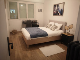 
                                                                                        Colocation
                                                                                         Belle chambre en colocation dans grand appartement