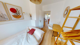 
                                                                                        Colocation
                                                                                         Belle chambre en colocation proche Tramway T2