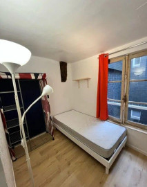 
                                                                                        Colocation
                                                                                         Belle chambre meublée 10m² hyper centre
