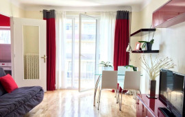 
                                                                                        Location
                                                                                         Belle location meublée studio 30 m² Paris 16E