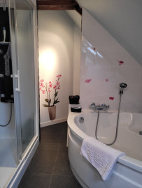 
                                                                                        Vente
                                                                                         Belle longère 180m²,au calme et à 20 min de la mer