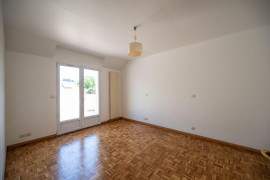 
                                                                                        Location
                                                                                         Belle maison