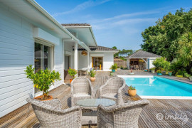 
                                                                                        Vente
                                                                                         Belle maison 9 pièces