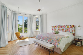 
                                                                                        Location
                                                                                         Belle maison bourgeoise au coeur du Vésinet