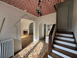 Location
Belle Maison de campagne avec sous-sol, grand jardin et garage
