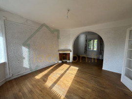 Location
Belle Maison de campagne avec sous-sol, grand jardin et garage