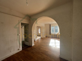 Location
Belle Maison de campagne avec sous-sol, grand jardin et garage