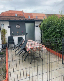 
                                                                                        Location
                                                                                         Belle maison située dans cour calme à Haubourdin