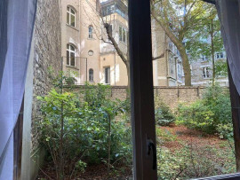 
                                                                                        Location
                                                                                         Belle studette