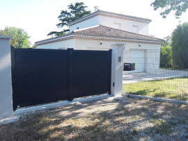 
                                                                                        Location
                                                                                         Belle villa récente