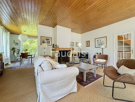 
                                                                                        Vente
                                                                                         Bien rare à la vente- Maison d'architecte  de 164 m2 avec vi