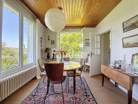 
                                                                                        Vente
                                                                                         Bien rare à la vente- Maison d'architecte  de 164 m2 avec vi