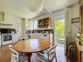 
                                                                                        Vente
                                                                                         Bien rare à la vente- Maison d'architecte  de 164 m2 avec vi