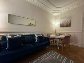 Location
Bienvenue chez Vous : Charmant Appartement a 5 minutes du champ de mars (loyer tout inclus)