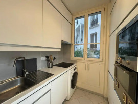 Location
Bienvenue chez Vous : Charmant Appartement a 5 minutes du champ de mars (loyer tout inclus)