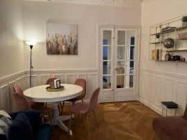 Location
Bienvenue chez Vous : Charmant Appartement a 5 minutes du champ de mars (loyer tout inclus)