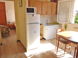 
                                                                                        Location
                                                                                         Bois, lac, plage, mer à "2 pas" de l'appartement!