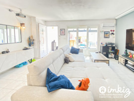 Vente
BORD DE MER - Maison + garage + dépendance (studio