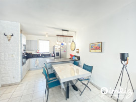 Vente
BORD DE MER - Maison + garage + dépendance (studio