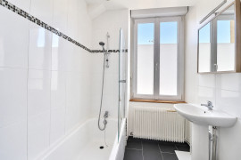 
                                                                                        Vente
                                                                                         BORDEAUX BASTIDE – Immeuble mixte de 10pièces