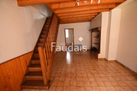 
                                                                                        Location
                                                                                          Bourg de Canisy