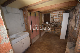 
                                                                                        Location
                                                                                          Bourg de Canisy