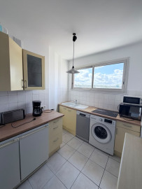 
                                                                                        Location
                                                                                         Bourg-la-Reine — 3 pièces meublé de 60 m², 8e étage avec ascenseur, à 5 min du RER B