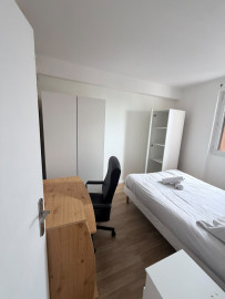 
                                                                                        Location
                                                                                         Bourg-la-Reine — 3 pièces meublé de 60 m², 8e étage avec ascenseur, à 5 min du RER B