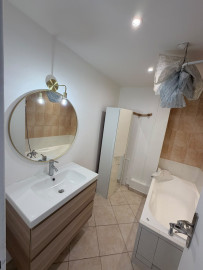 
                                                                                        Location
                                                                                         Bourg-la-Reine — 3 pièces meublé de 60 m², 8e étage avec ascenseur, à 5 min du RER B