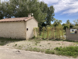 
                                                                                        Vente
                                                                                         Cabanon de 18 m² sur 2000 m² de terrain