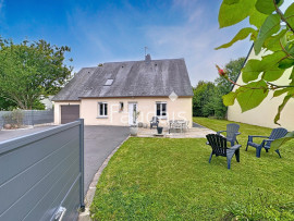 
                                                                                        Vente
                                                                                         CANISY 6 pièces 123 m2  548 m2 de terrain Vie de plain pied