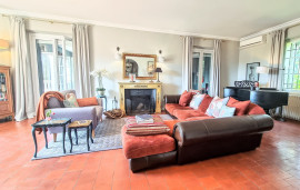 
                                                                                        Vente
                                                                                         Cannes Le Cannet Propriété de 530m2 et pres de 3000m2 de terrain VUE MER