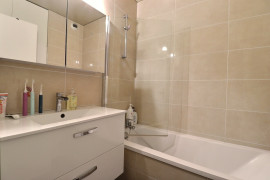 
                                                                                        Vente
                                                                                         Centre ville - 72m² - 3 pièces avec terrasse