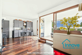 
                                                                                        Vente
                                                                                         Centre ville, appartement 109 m² 3/4 chbres, dernier étage!